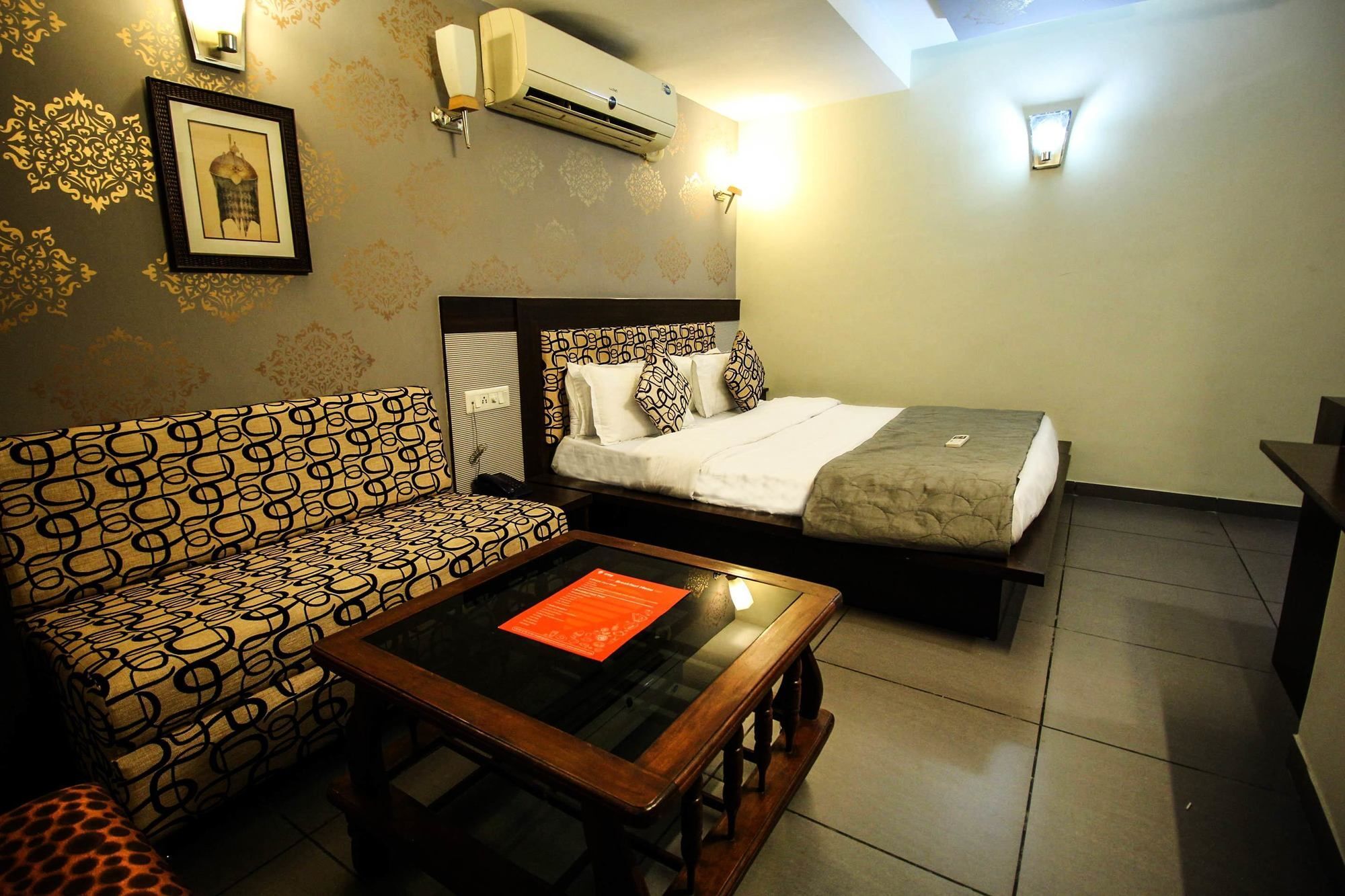 Oyo 4161 Hotel Shailly Inn Ahmadábád Kültér fotó